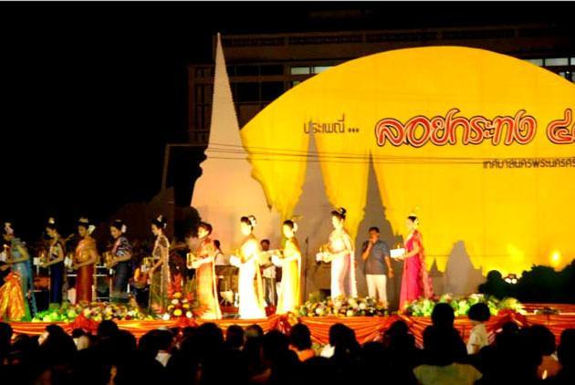 Somjai Place Ayutthaya Ngoại thất bức ảnh
